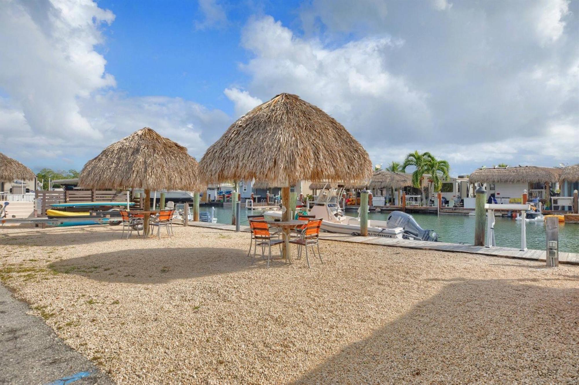 Waterfront Studio 2, Couples Oasis, Kayaks, Pool Jewfish Exterior photo