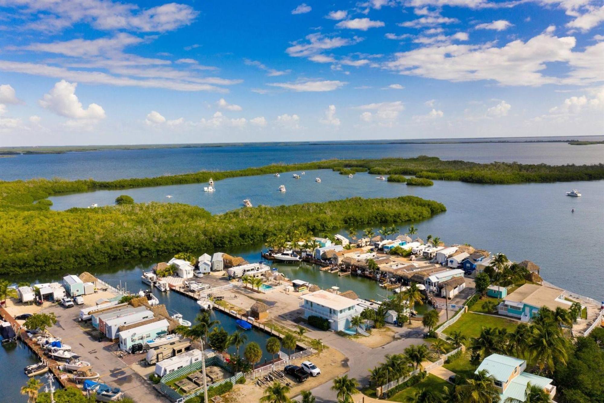 Waterfront Studio 2, Couples Oasis, Kayaks, Pool Jewfish Exterior photo